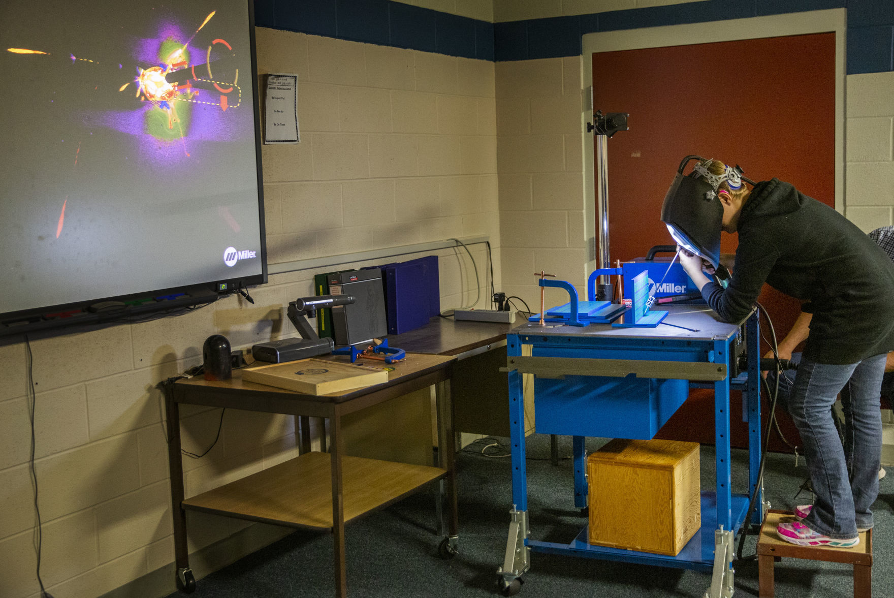 Augmented reality welding